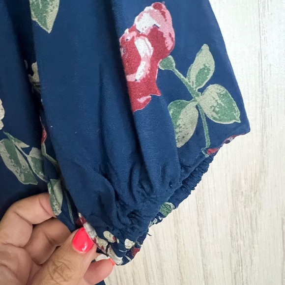 LOVELY GIRL FLORAL BLOUSE , side hidden zipper ,SIZE M GREAT USED CONDITION - Picture 4 of 4